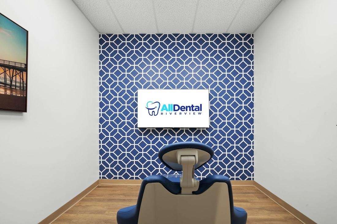 Inside view of patient room at all dental tampa